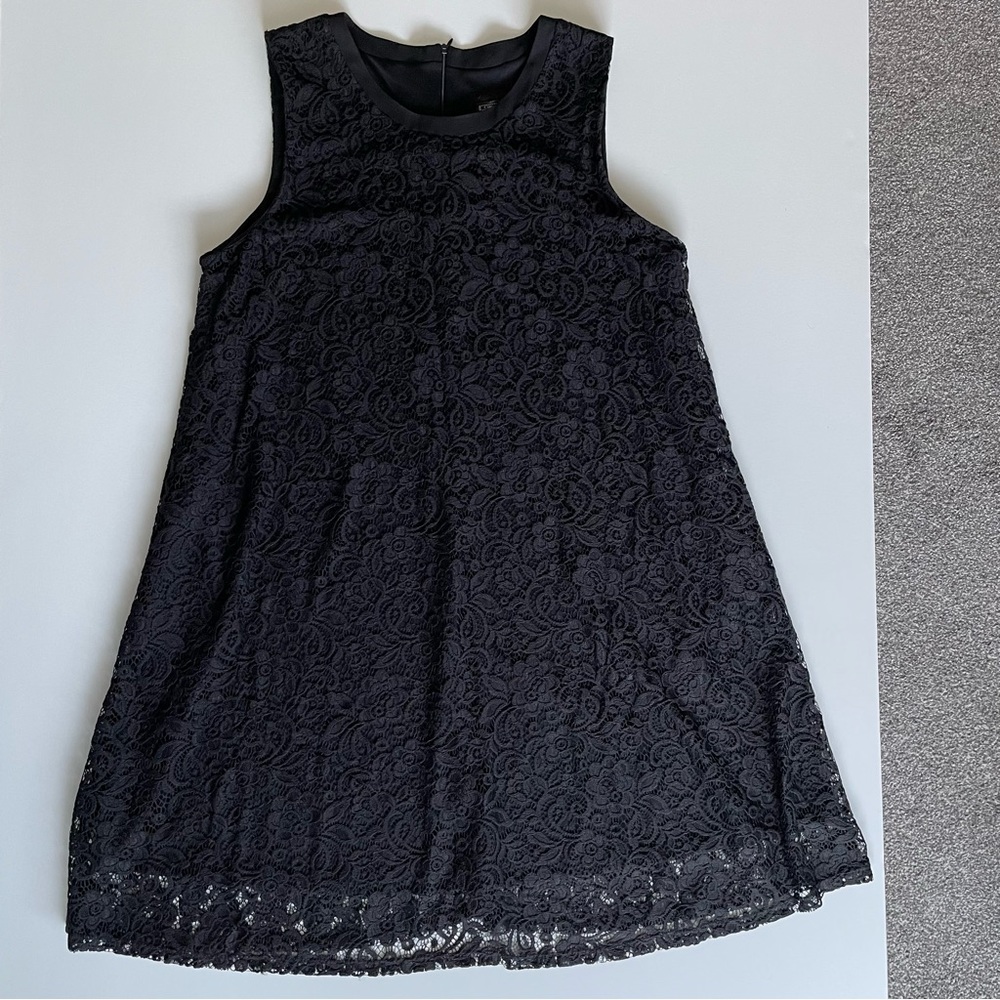Elegant and Charming Sleeveless Black Trapeze Style Dress Guipure Lace Laura 2X
